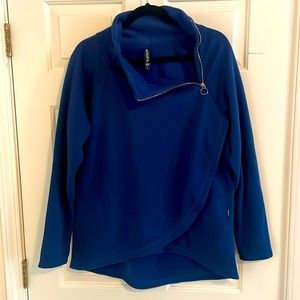 Athleta size large soft knit sweater - cozy plush interior. Only worn once!